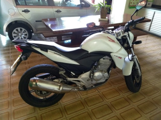 Vendo Honda Cb 300 R