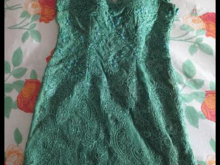 Vestido Verde Brilhoso Discreto