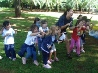 Monitor Recreação Infantil Condomínios